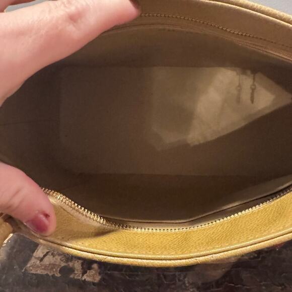 Chanel Vintage Caviar Beige Gold Medallion Tote Authentic CoA - Picture 2 of 12